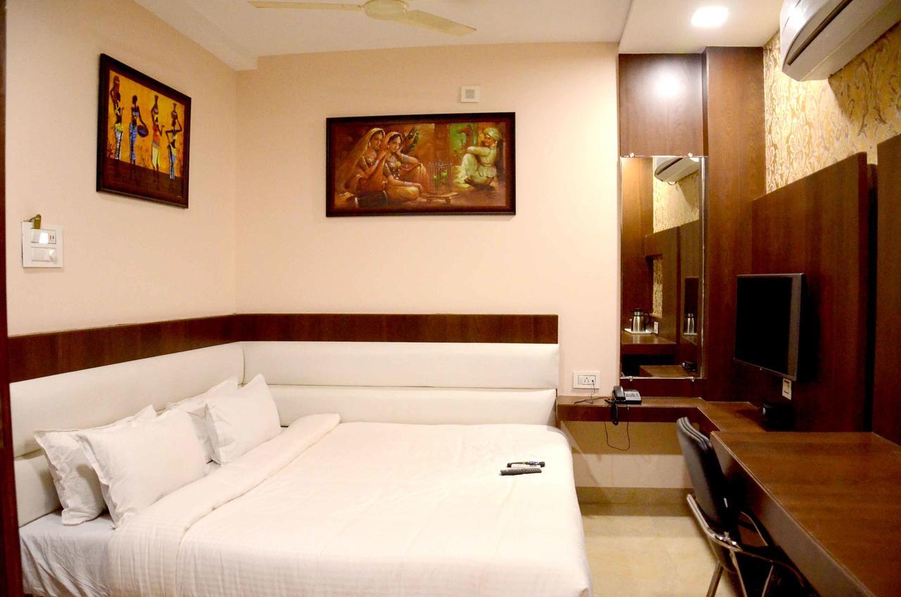 Hotel Shikhar Darshan Ujjain Zewnętrze zdjęcie